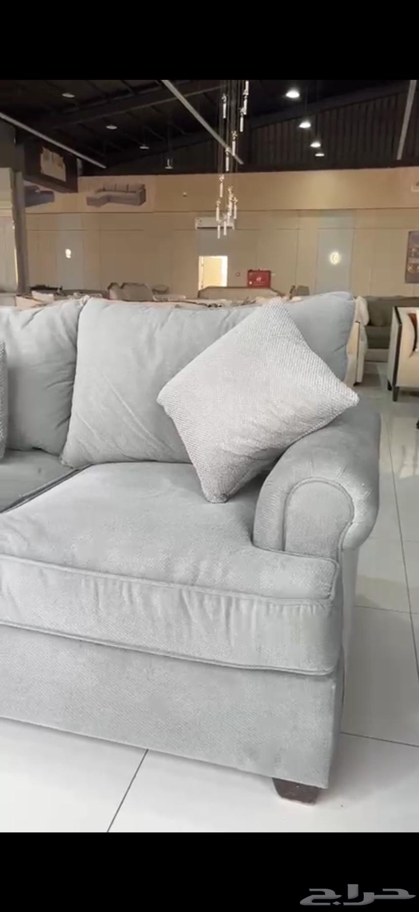 New sofa, haven't taken it from the store yet, selling it because its size turned out to be too large64455440805250111