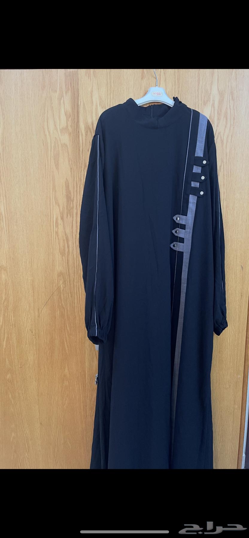 عبايات للبيع السعر الواحدة 100 ريال64451849689602110