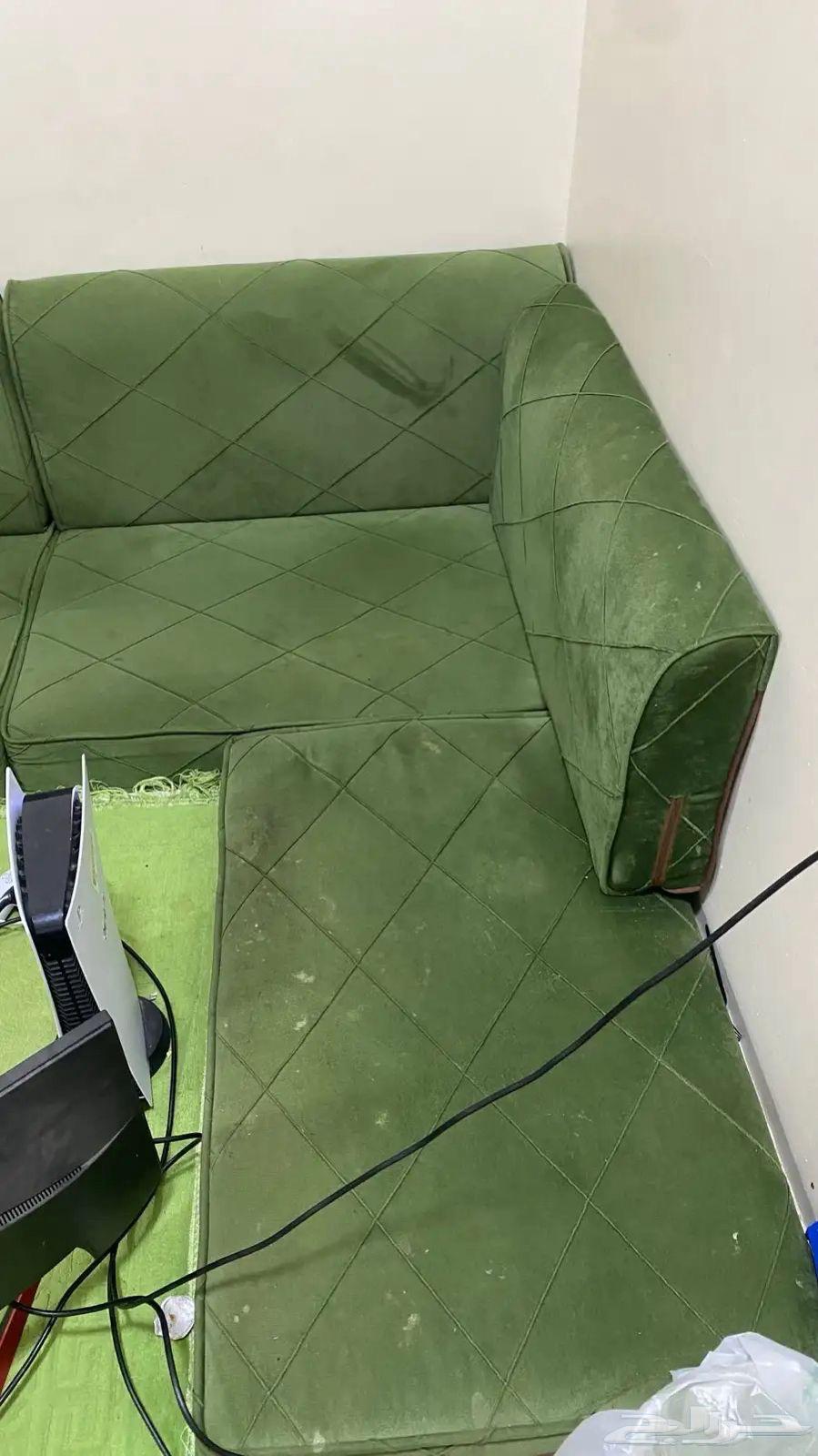 Used clean sofa for 200, contact via the number64450771623682113