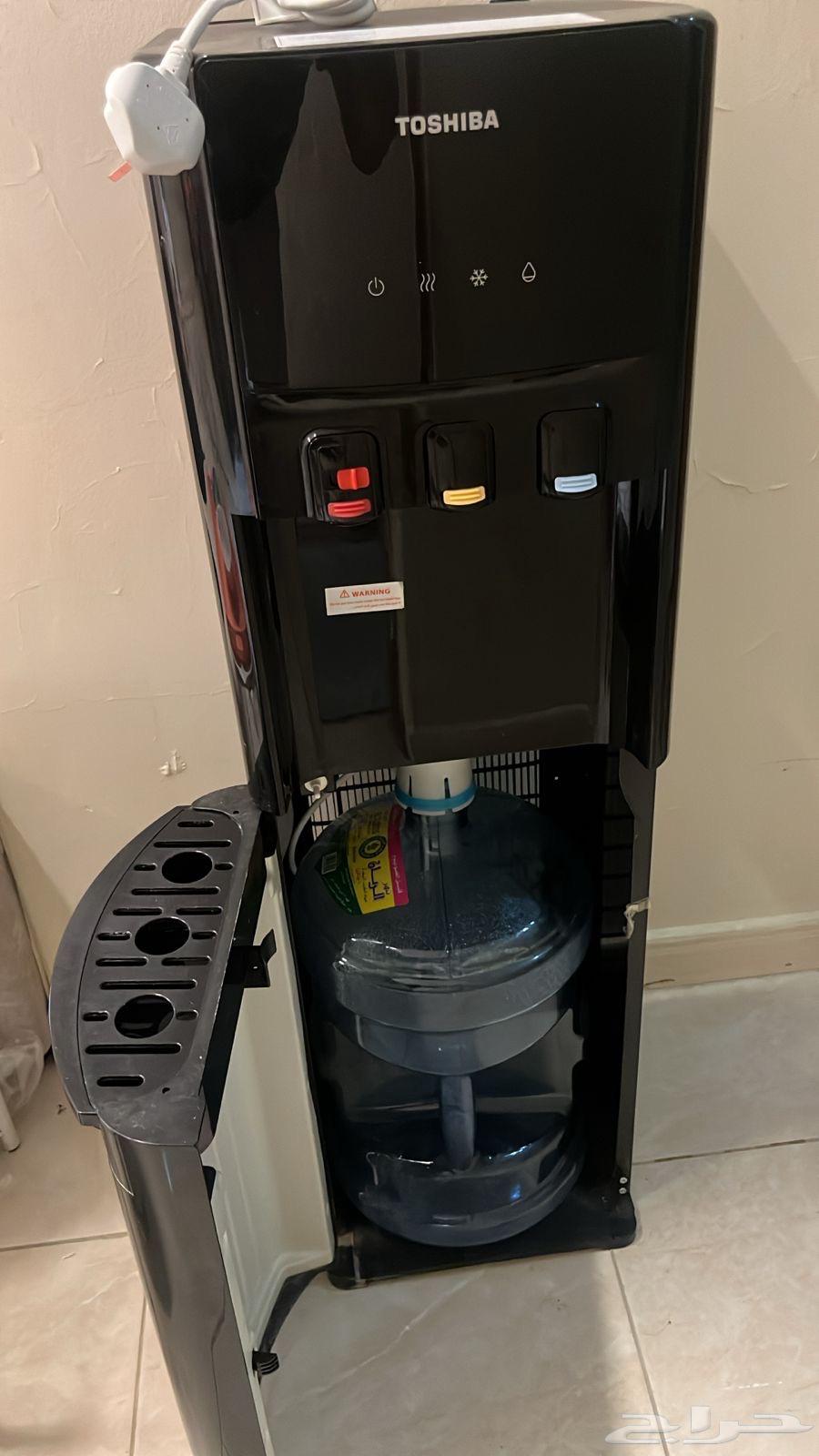 New Toshiba fridge for sale with simple use, only 5 scratches for 50064455072754690112