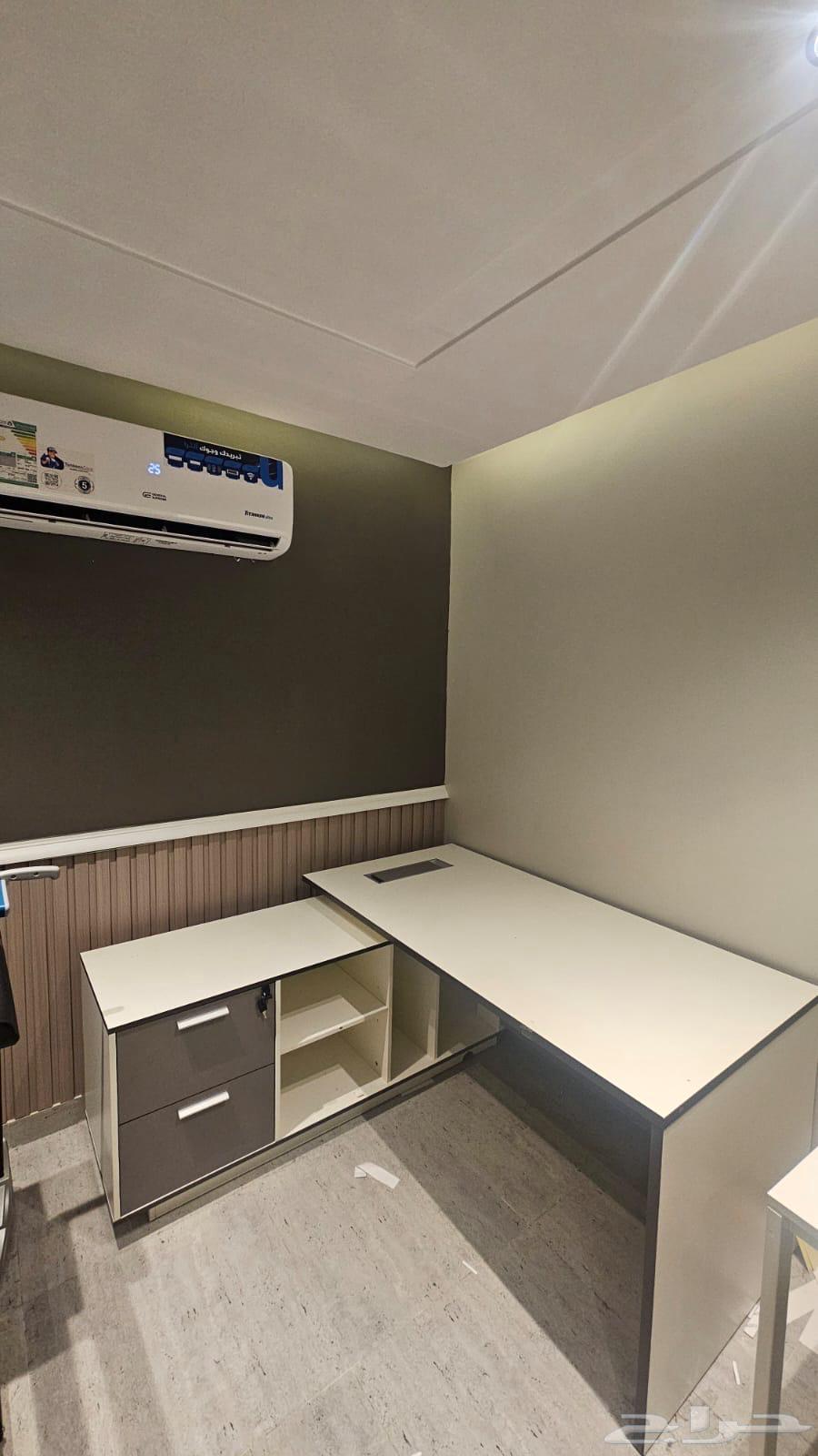 مكتب للبيع جديد استخدام شهر فقط64454784327043110