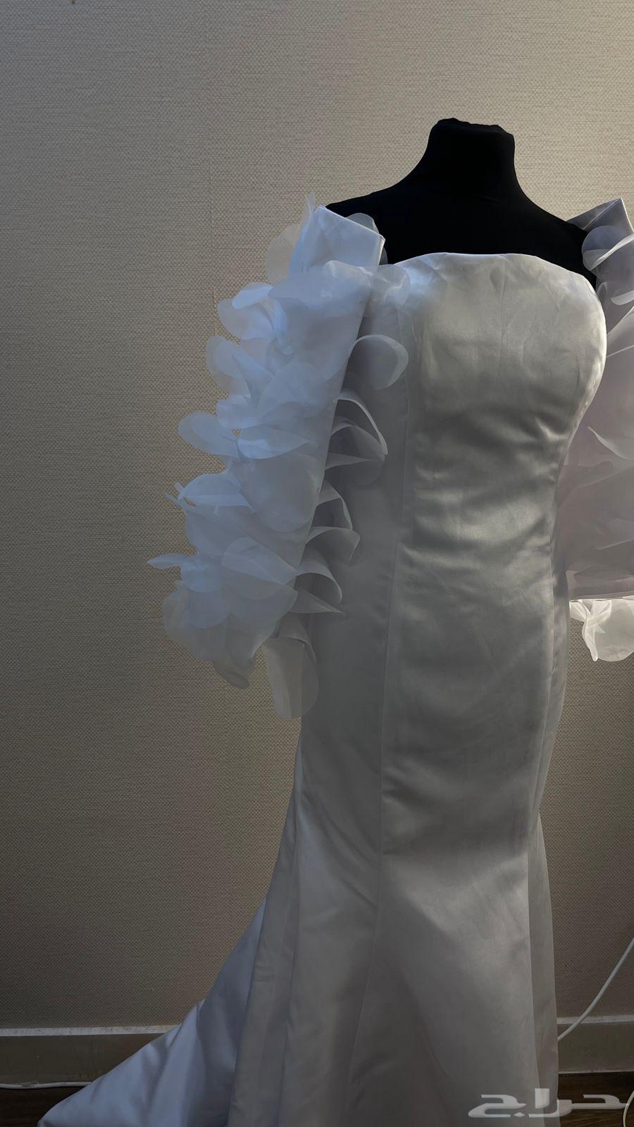 فستان جديد مو ملبوس64455140354947110