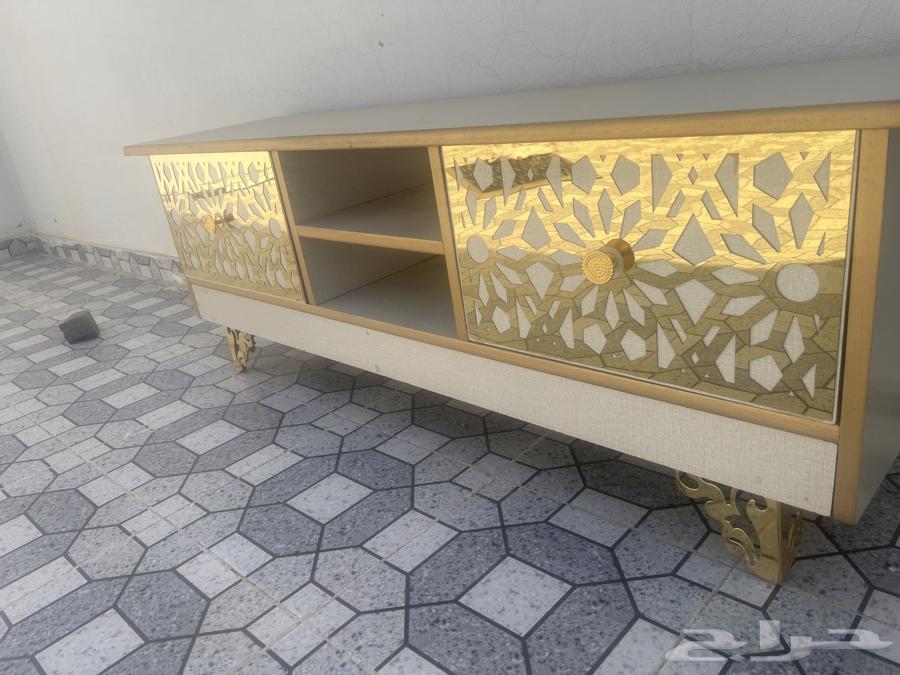 طاولة تلفزيون شبه جديده64452929839489111