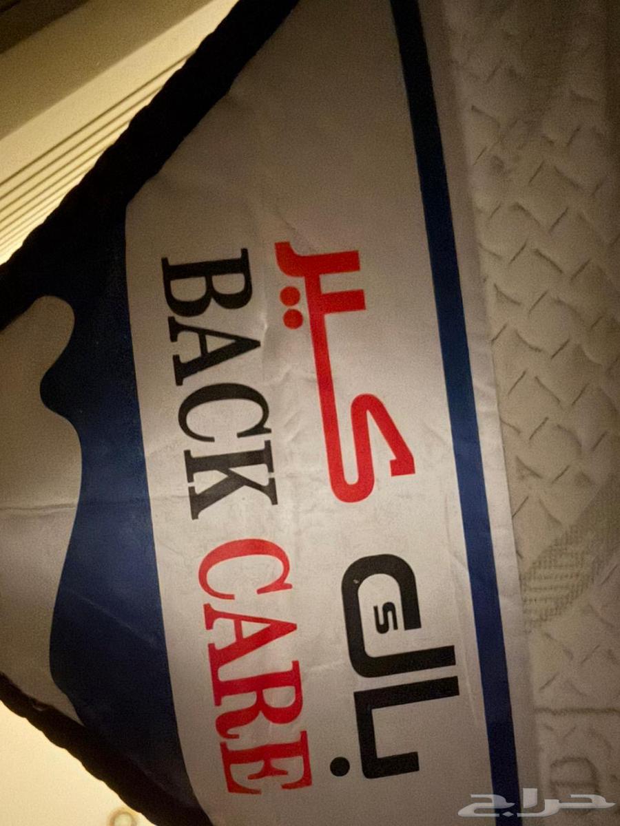 Classic dining table in very clean condition64451432465154114