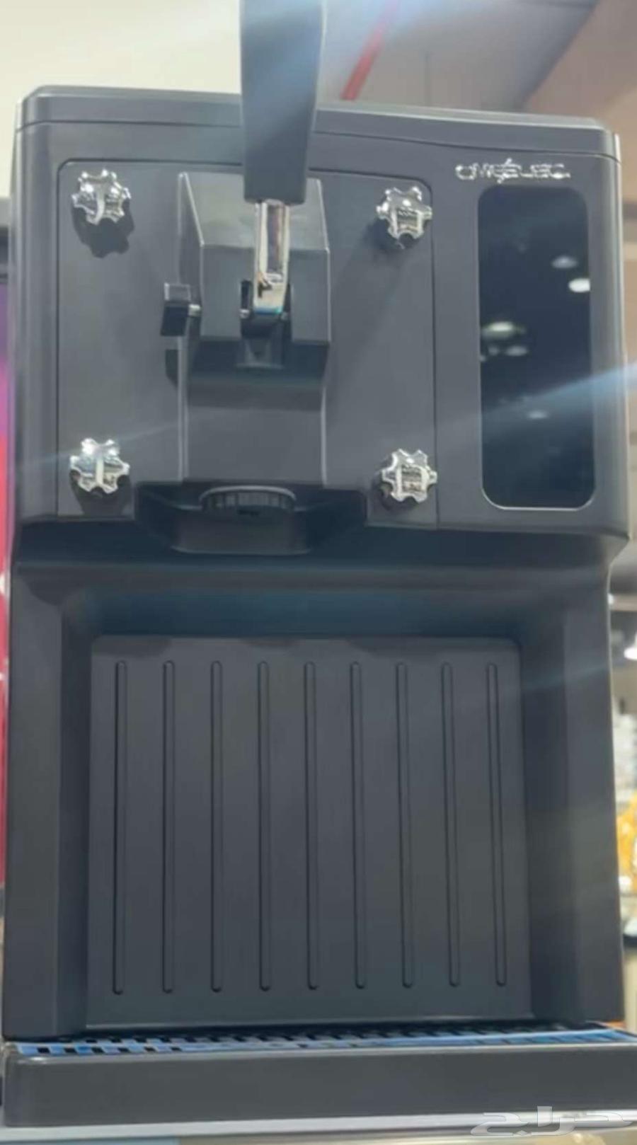 Ice cream machine64459943366658110