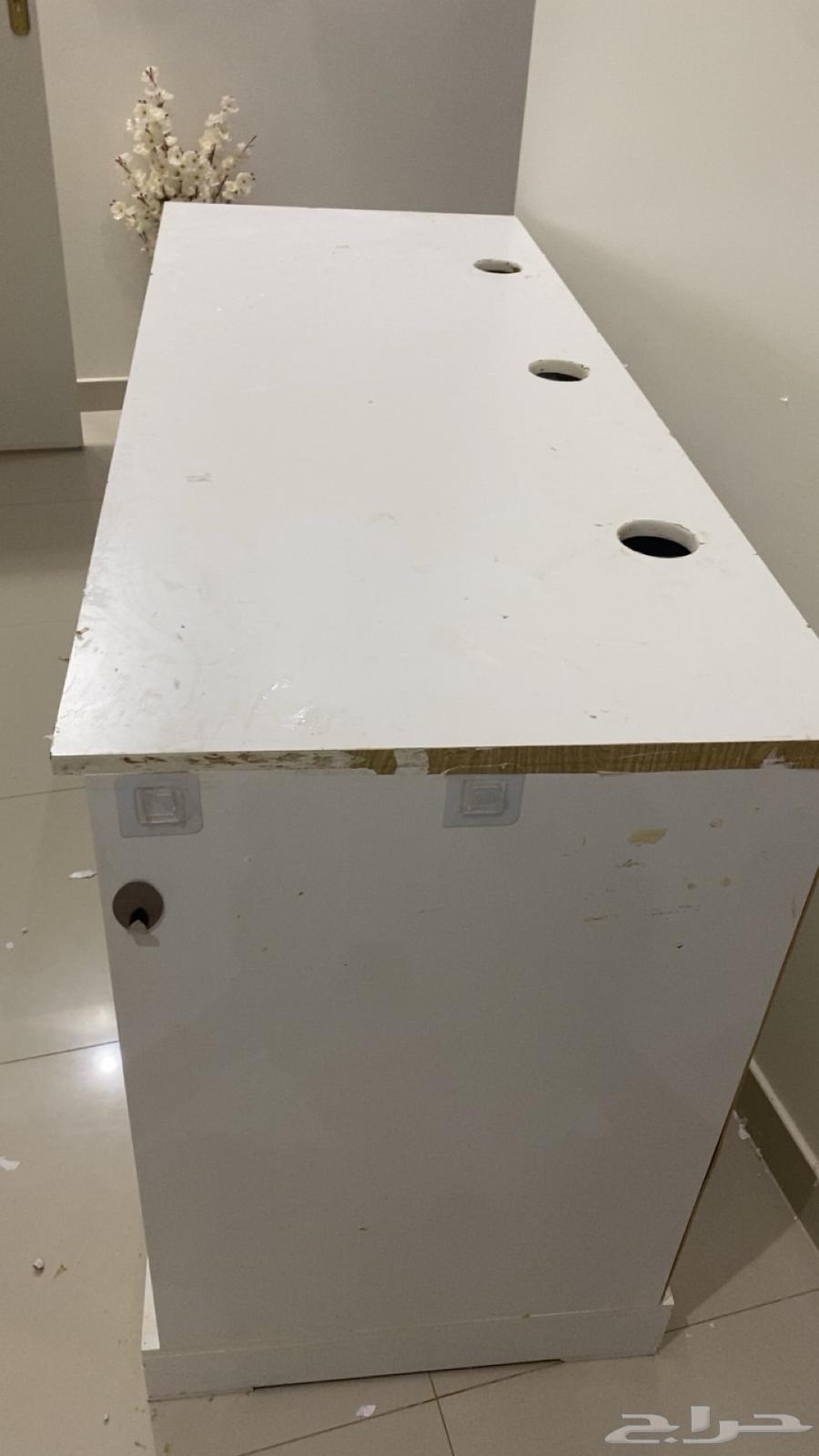 Coffee table with some scratches, width 60 and length 15064461670480771113