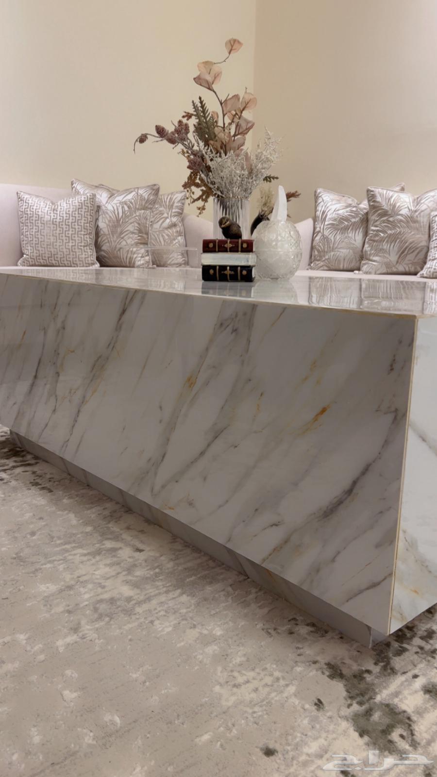 طاولة مستطيله رخام ثقيله وجديده (سبب البيع نقل)64461214274434113