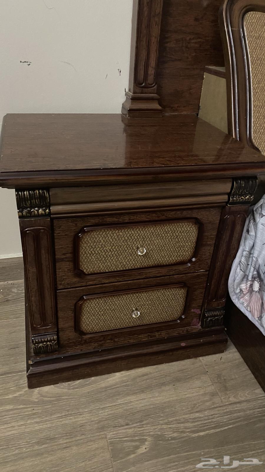 غرفة نوم  وكنب للبيع بسعر رخيص ومستعجل64462130855042111