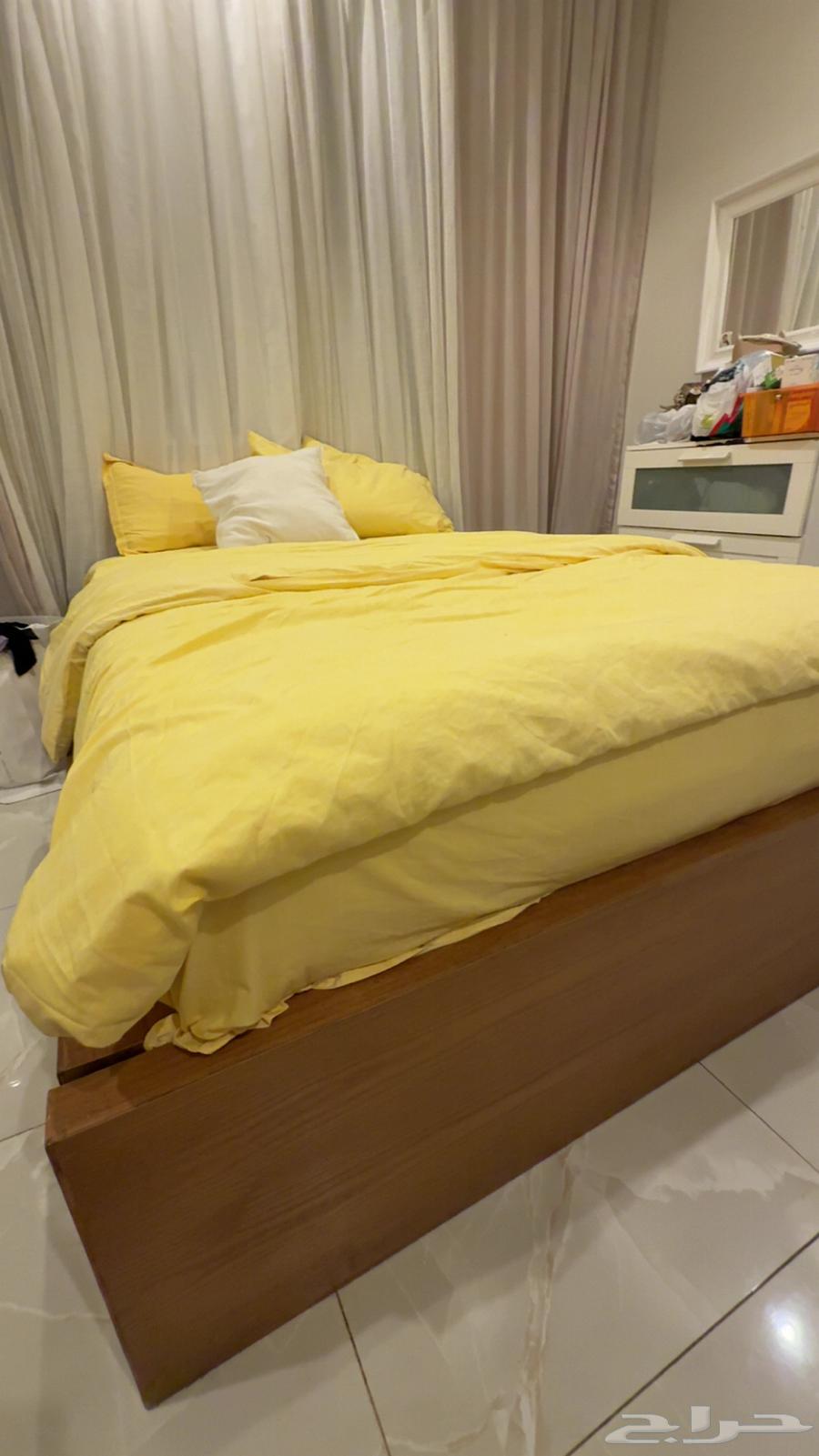 مرتبة ايكيا وسرير نفر ونص تفصيل خشب مصري للبيع64463128861186110