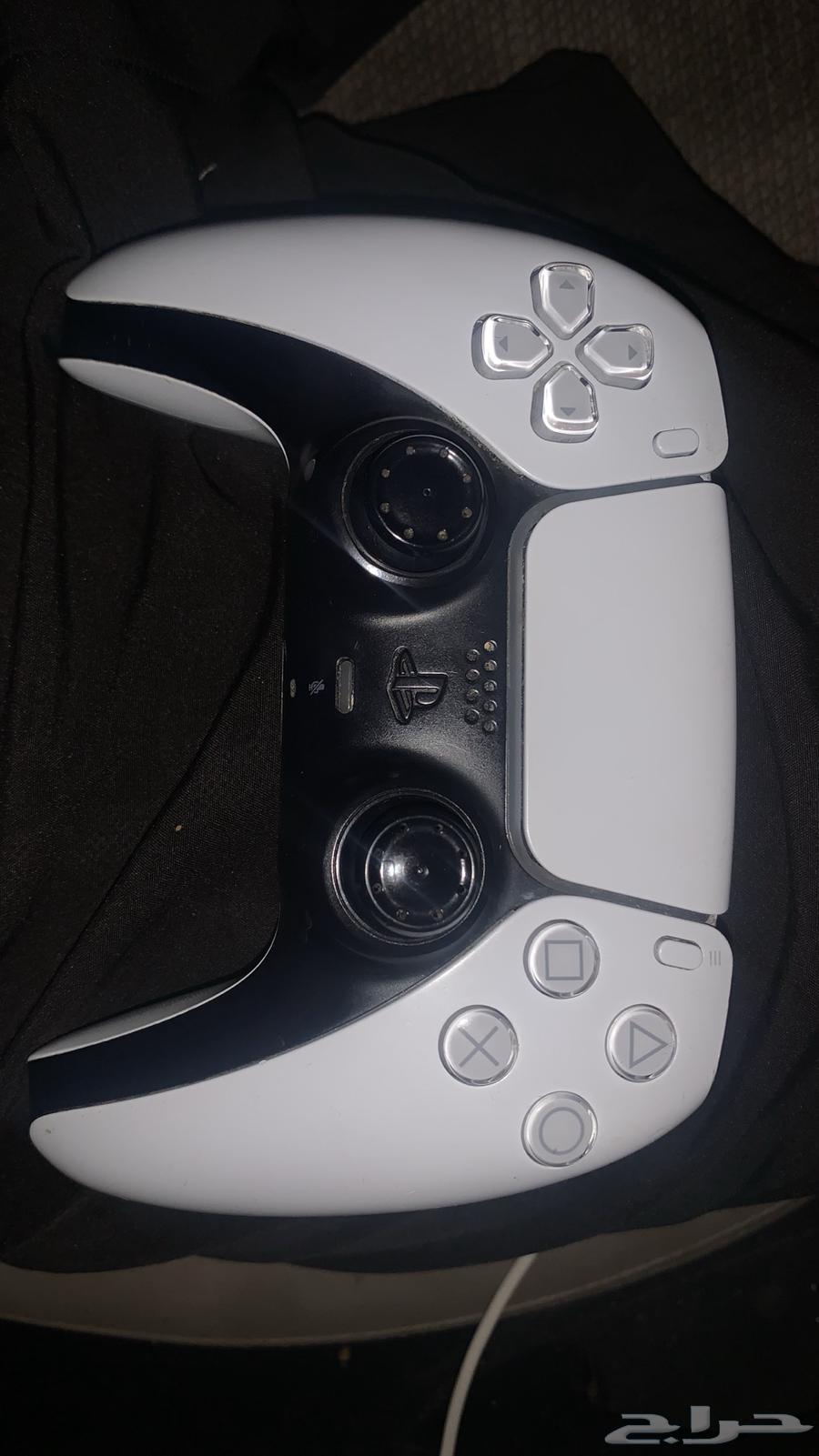 يد سوني 564463710333698113