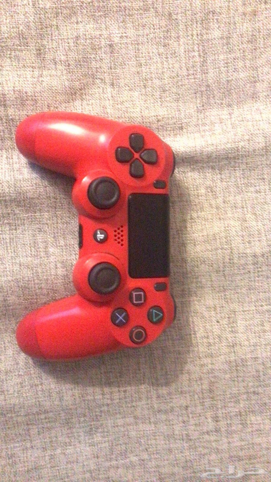 Sony 4 used with controller and screen, Sony is extremely clean, 1000 or 90064460775722626110