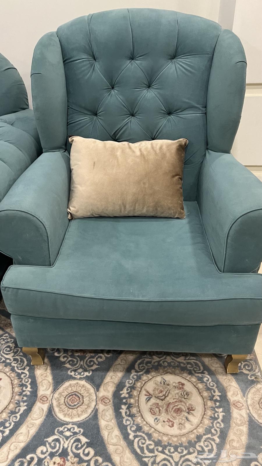 كنب كلاسيكي نضيف جدا  يكفي 14 شخص السعر قابل للمفاوضة64462266940161110