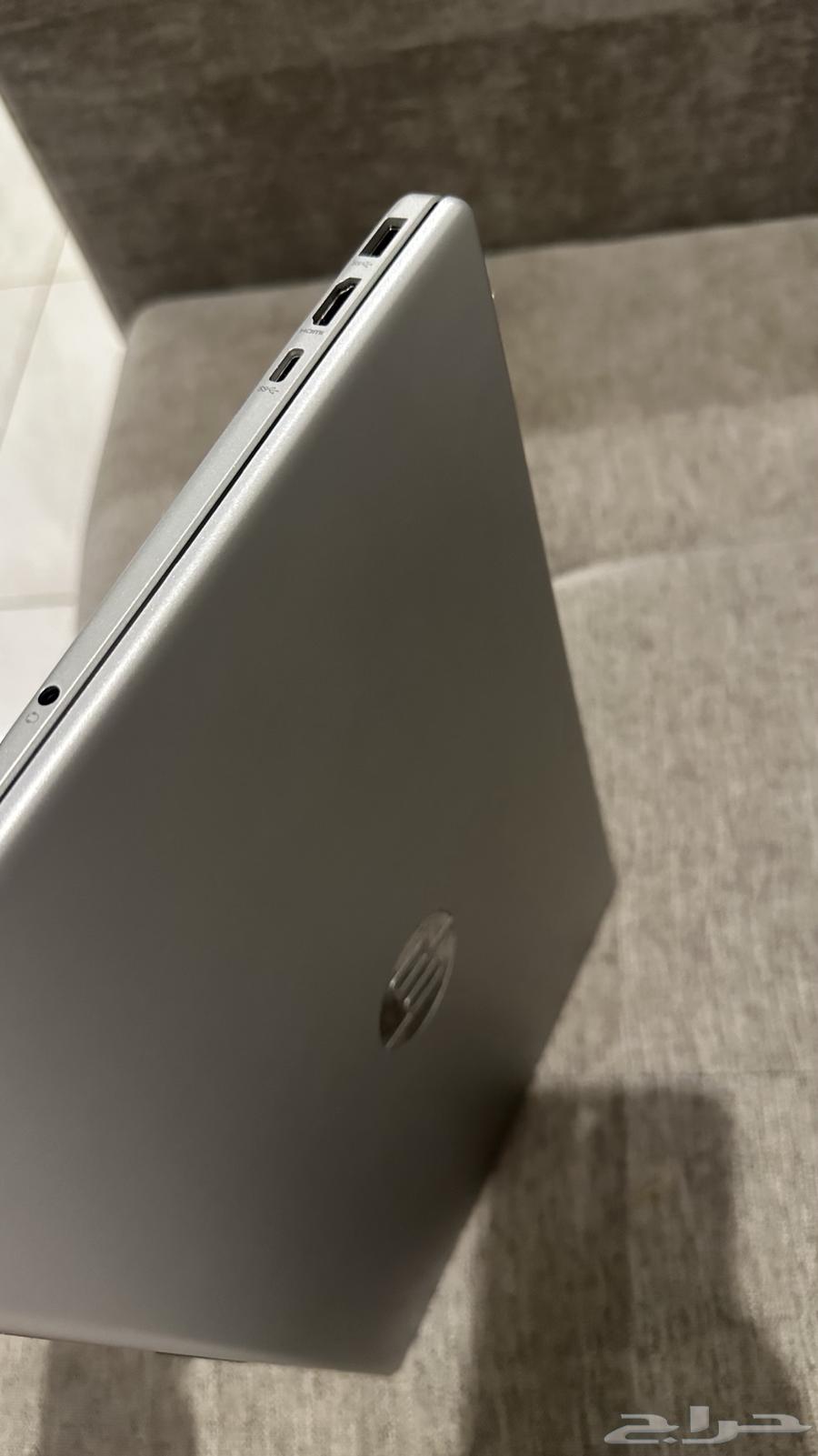 لابتوب64457568837378112