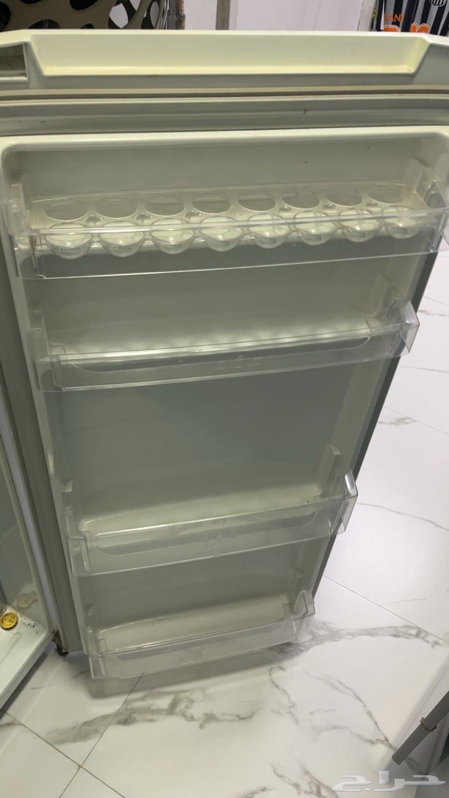 ثلاجه من شركه LG للبيع كبيره طويله64460926264195111