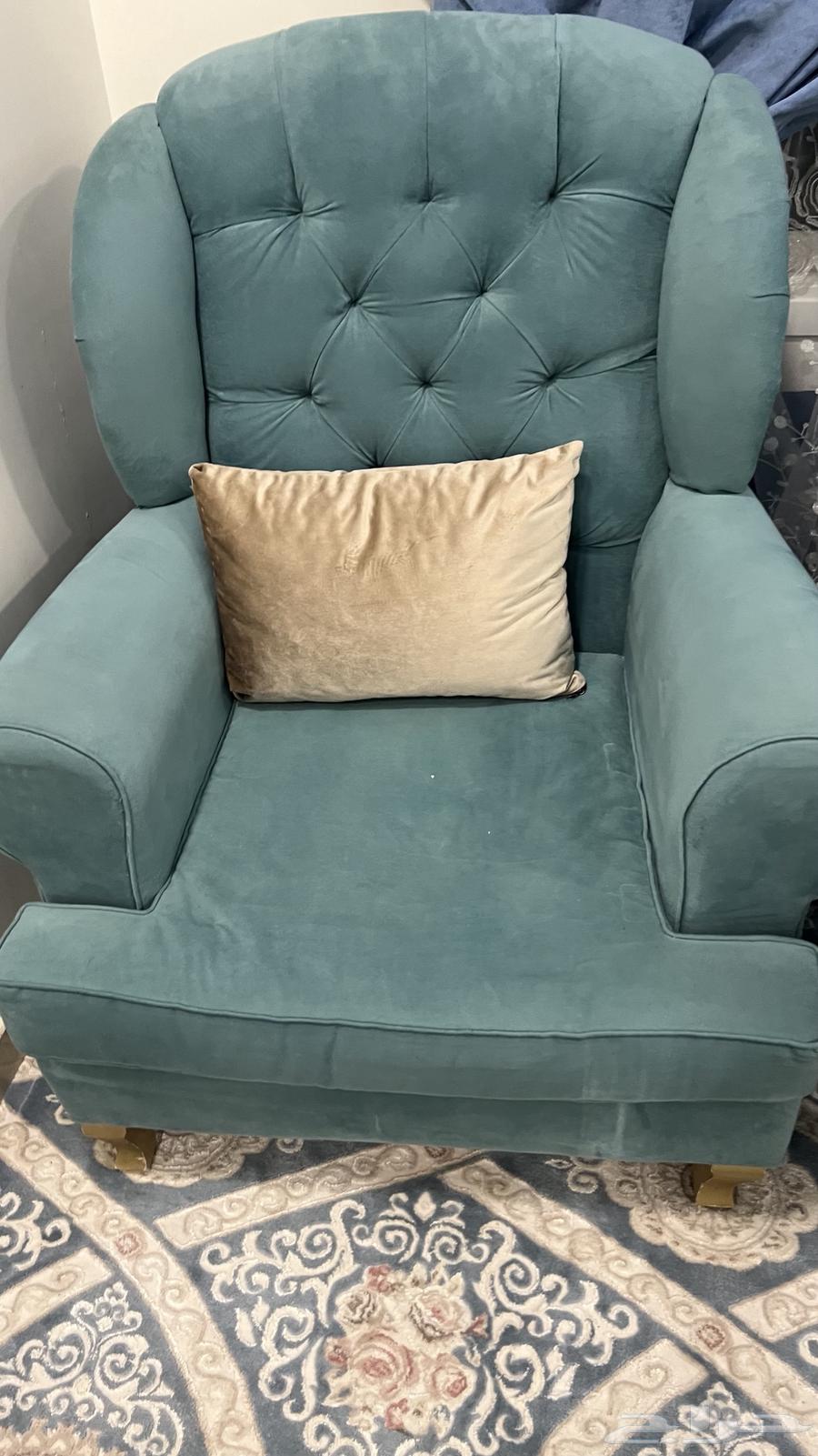 كنب كلاسيكي نضيف جدا  يكفي 14 شخص السعر قابل للمفاوضة64462266940161114