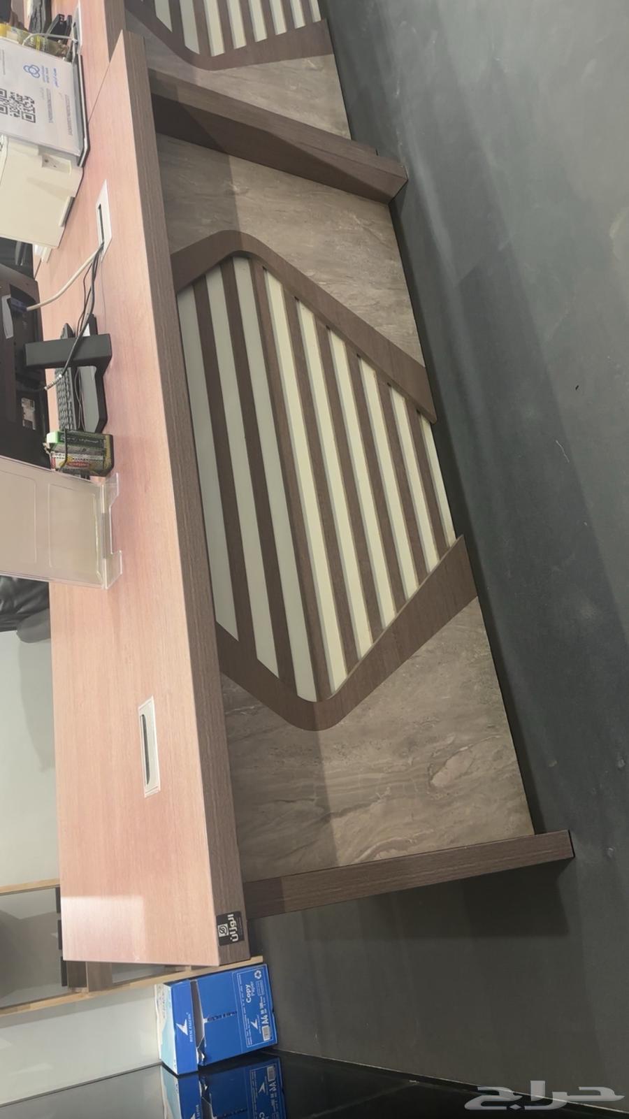 للبيع طاولة64462513430275110