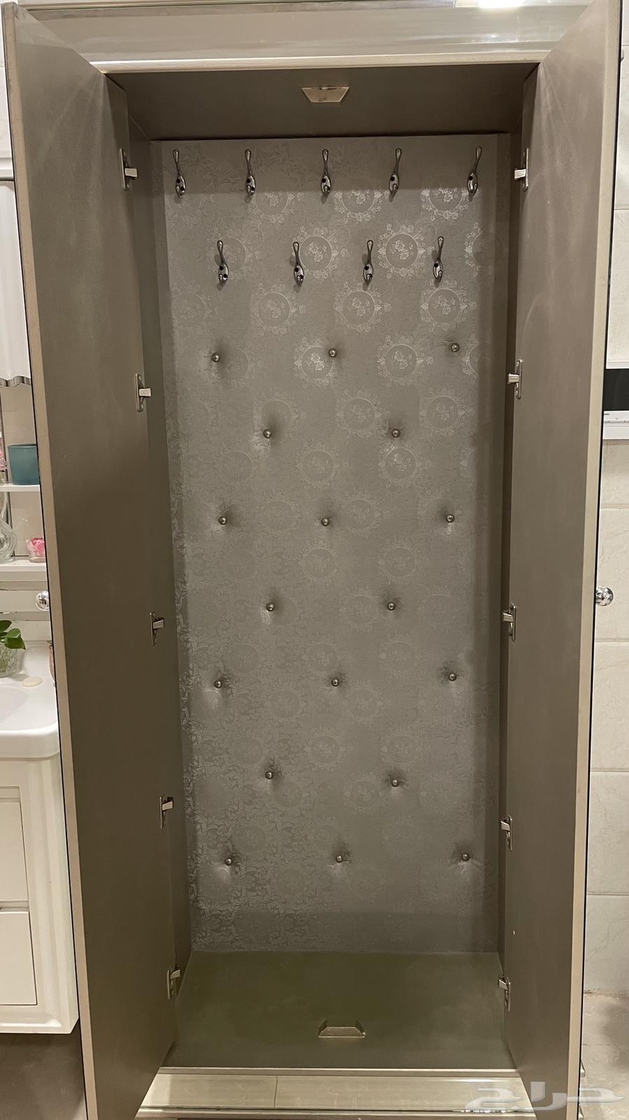 دولاب عبايات64463737811457112