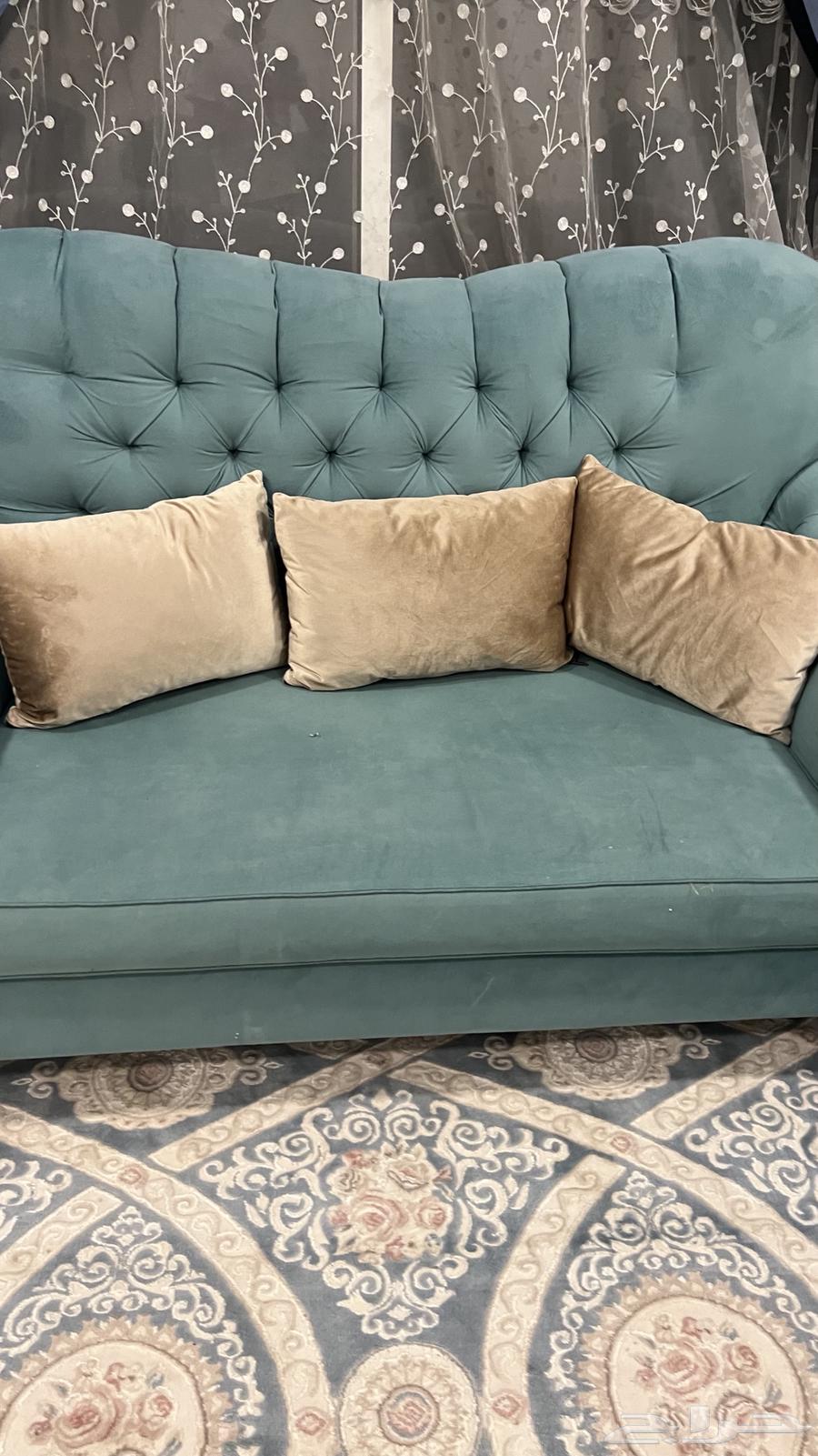 كنب كلاسيكي نضيف جدا  يكفي 14 شخص السعر قابل للمفاوضة64462266940161111