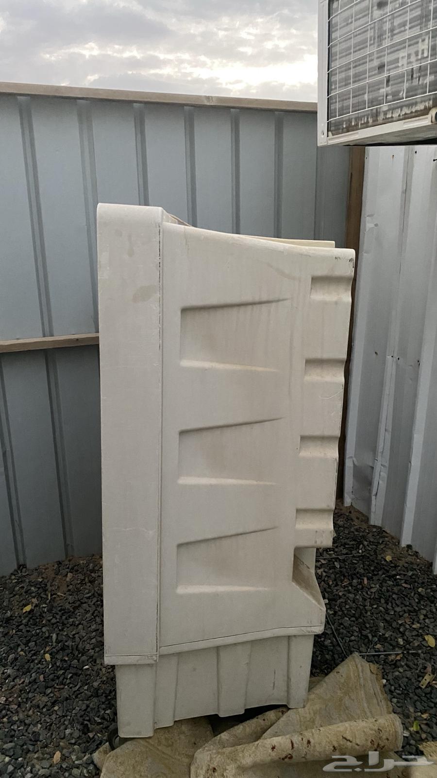 Portable desert cooler on wheels, clean and in good condition, price 35064462007614723114