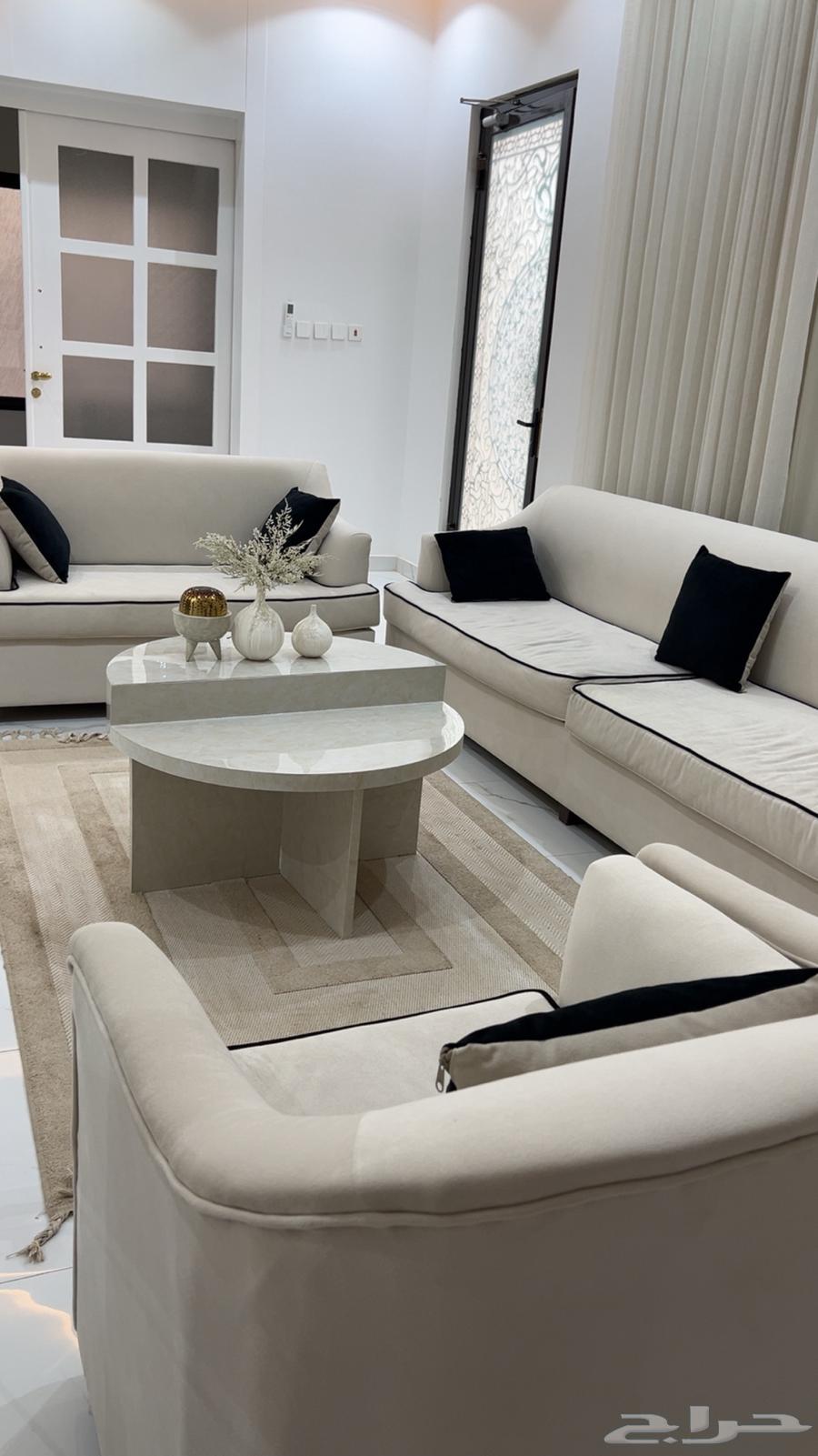 كنب مع طاوله64461214366594110