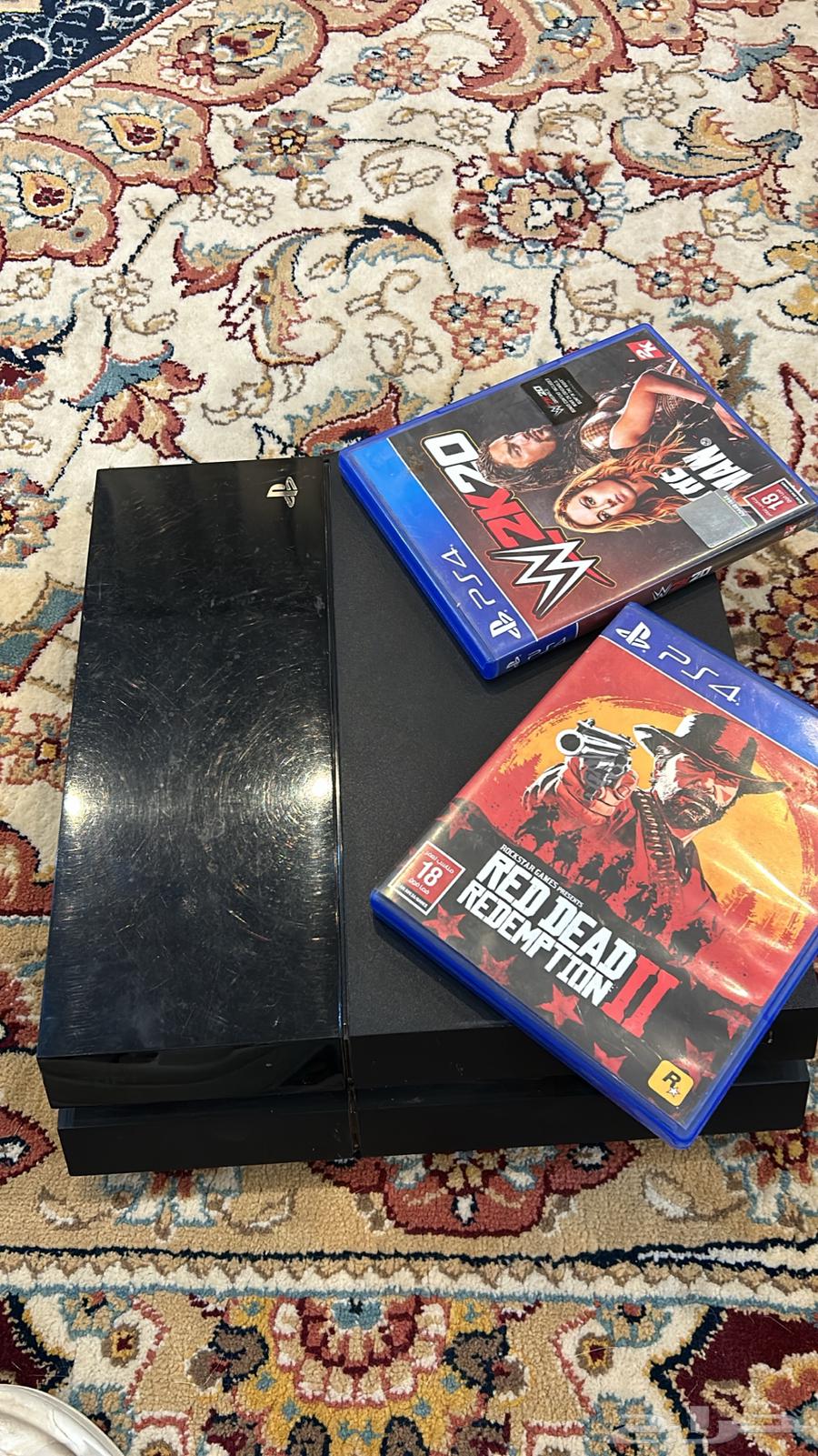 سوني 4 للبيع مع مجموعة اشرطة الأصلية اخو الجديد64462937896835111