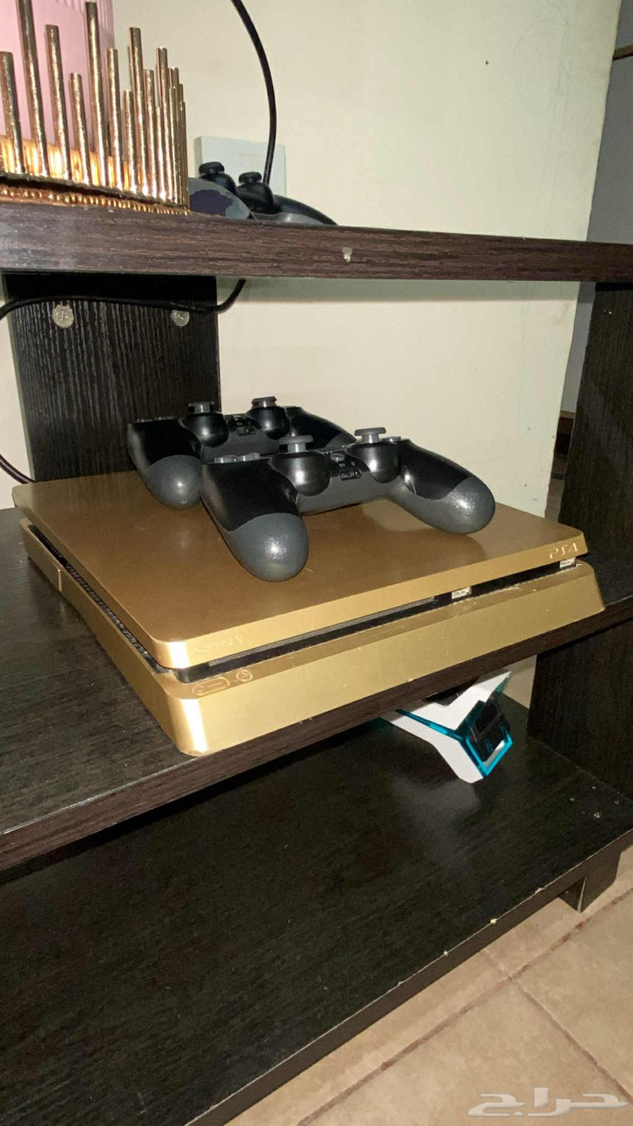 بلاي استيشن 4 slim ذهبي اللون64463475773953110