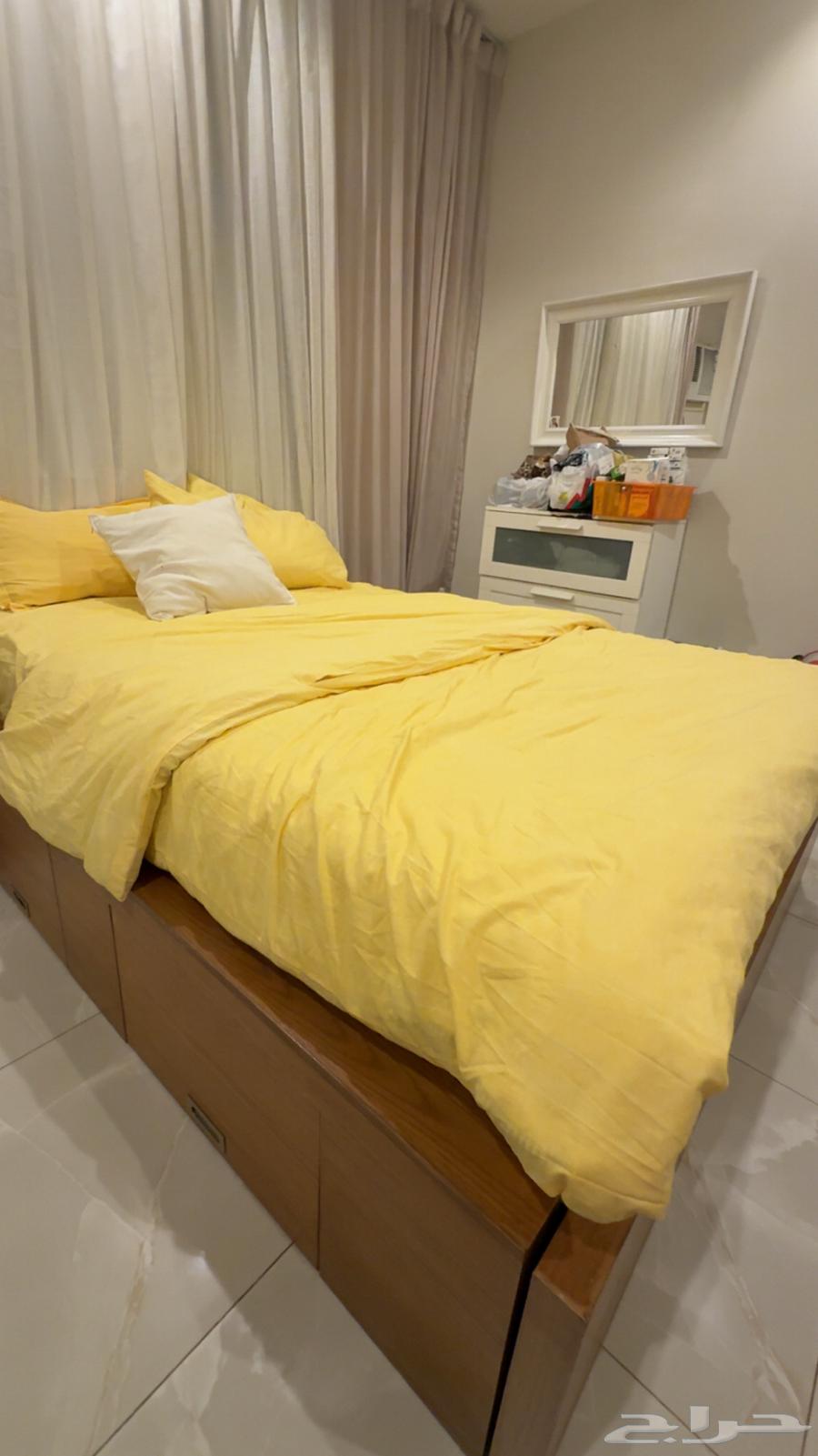 مرتبة ايكيا وسرير نفر ونص تفصيل خشب مصري للبيع64463128861186111