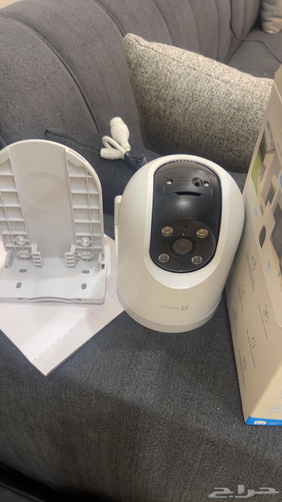 Surveillance camera with 4G SIM card64463264706561111