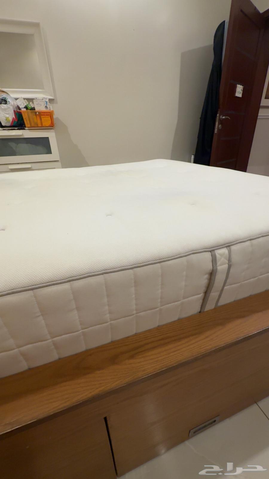 مرتبة ايكيا وسرير نفر ونص تفصيل خشب مصري للبيع64463128861186114