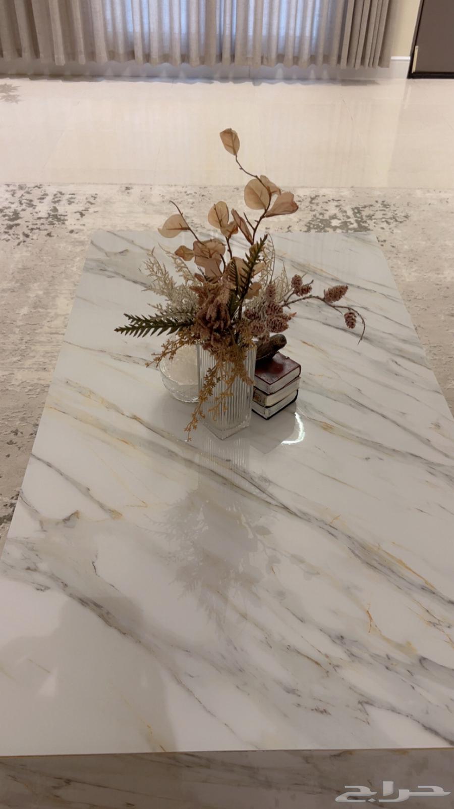 طاولة مستطيله رخام ثقيله وجديده (سبب البيع نقل)64461214274434110