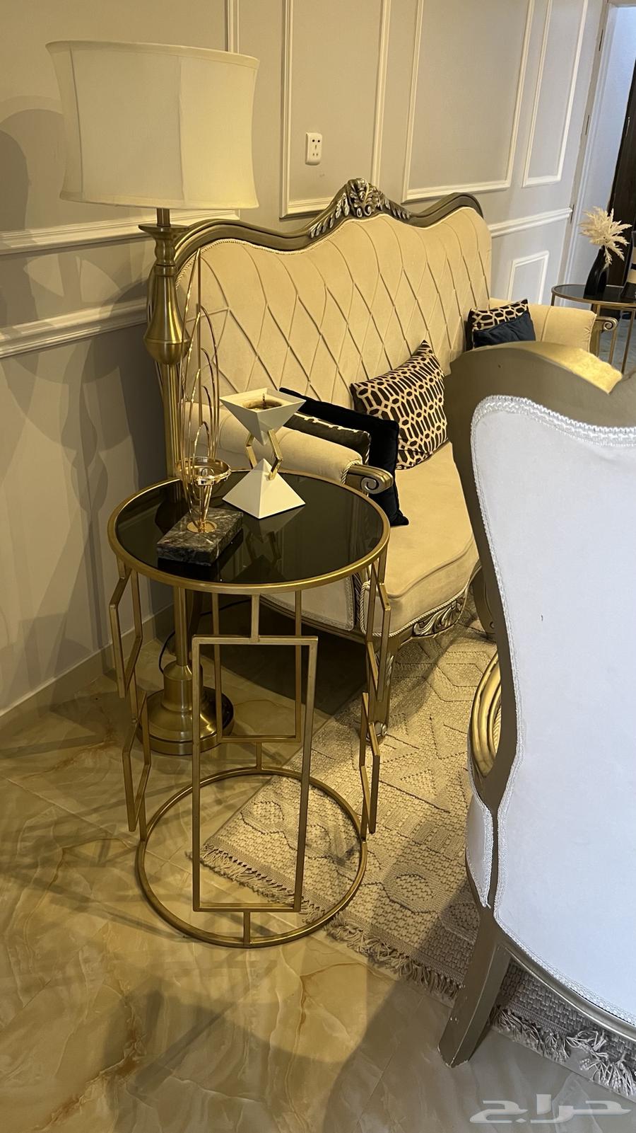 كنب من 3قطع وطاوله من 3قطع64460748572545112