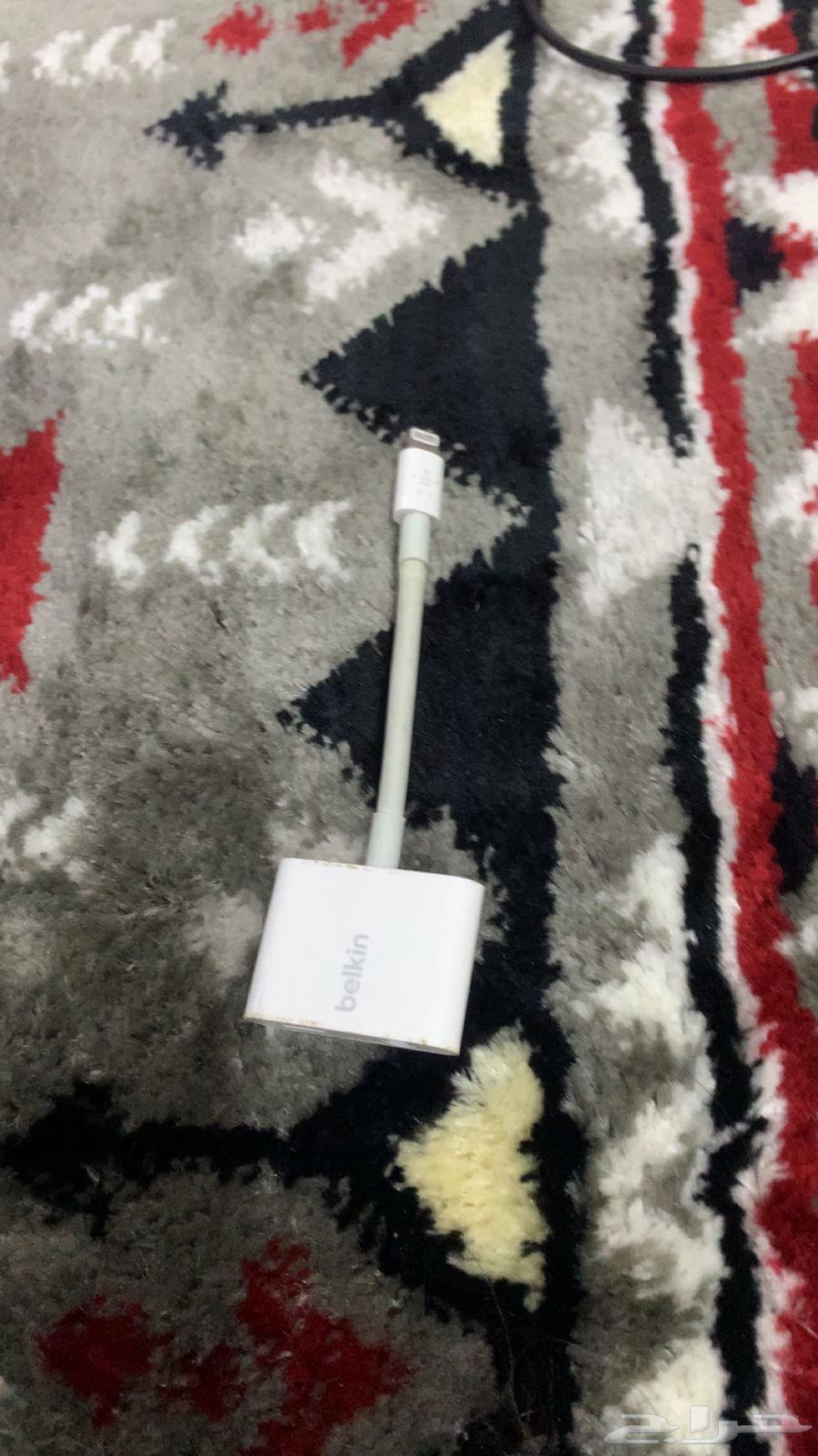 iPhone dual-port adapter for headphones and charging, used for less than a month64458258911746110