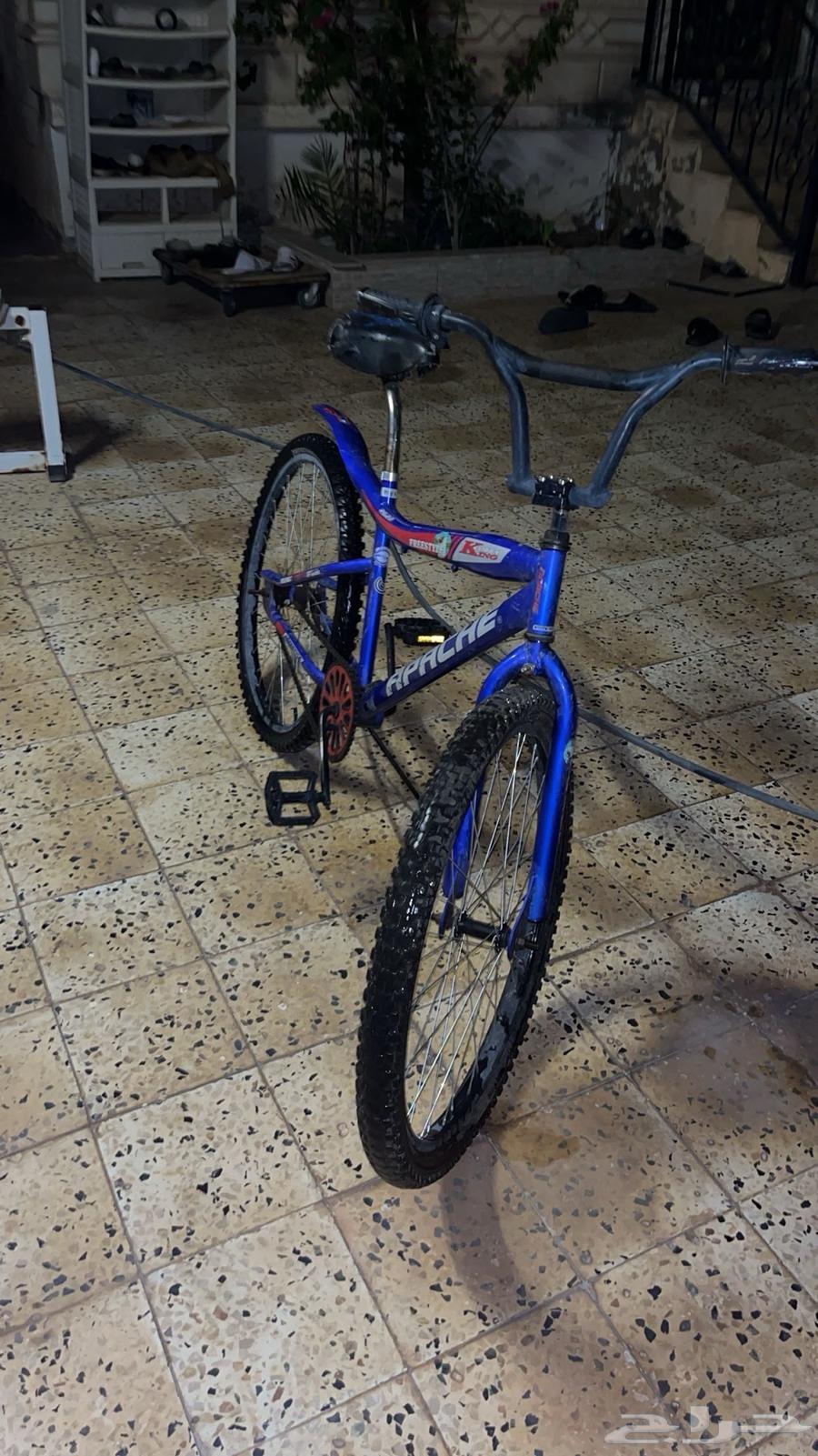 Cobra bicycle, blue color, size 28, in good condition with a crack for sale64463348320898111