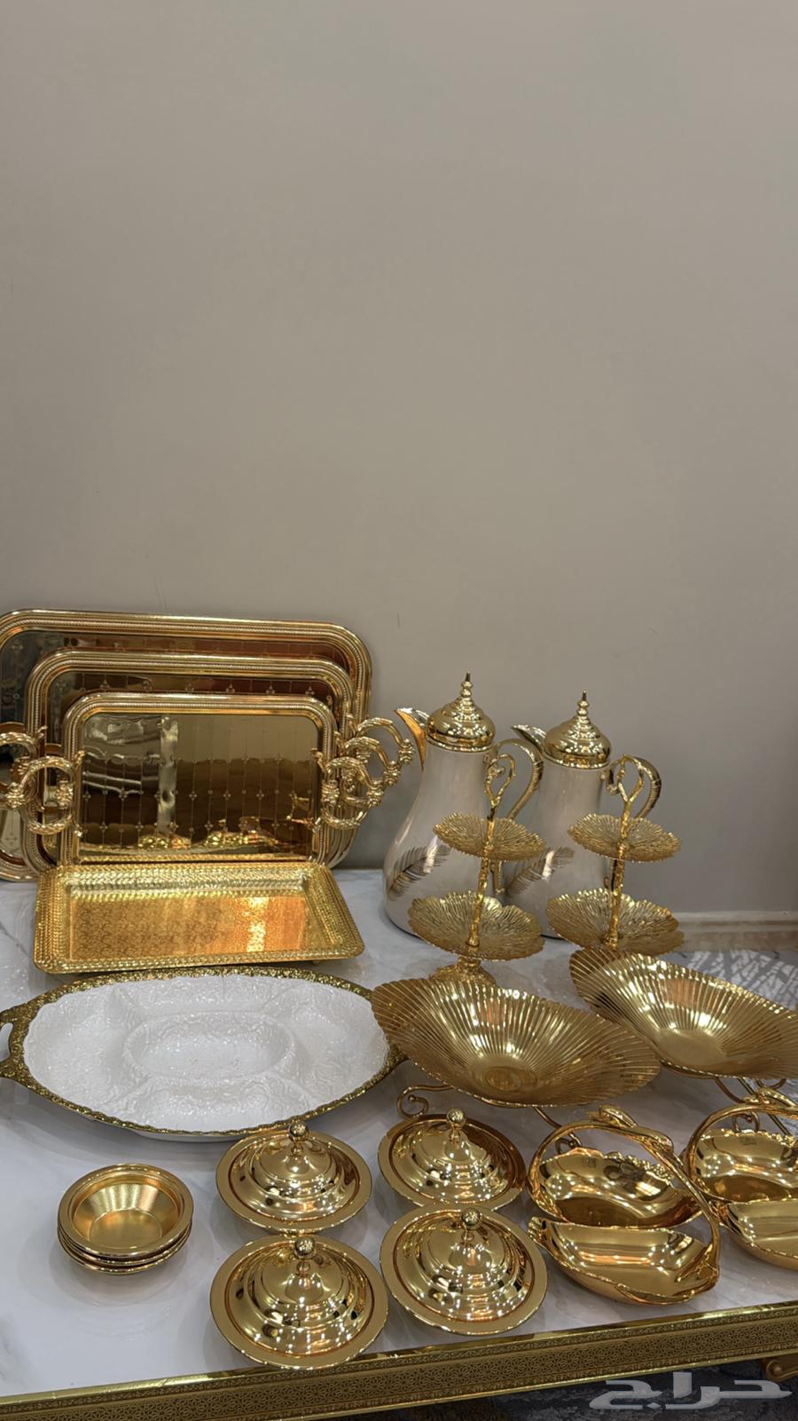 اواني ذهبية64461104076162110