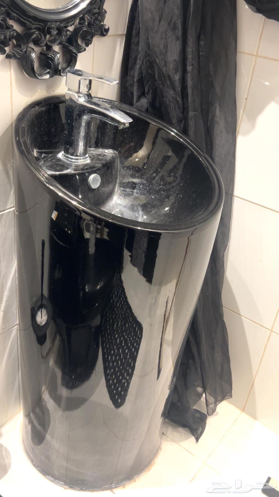 للبيع مغسلة حمام وكرسي ومرايا64457960491523114