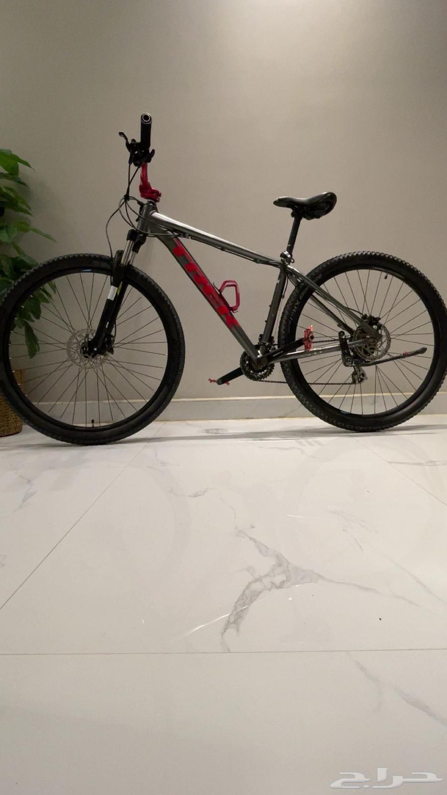 للبيع دراجه جبليه ترك مارلين 4 لون مميز الطول من 170 الى 18564457624328706110