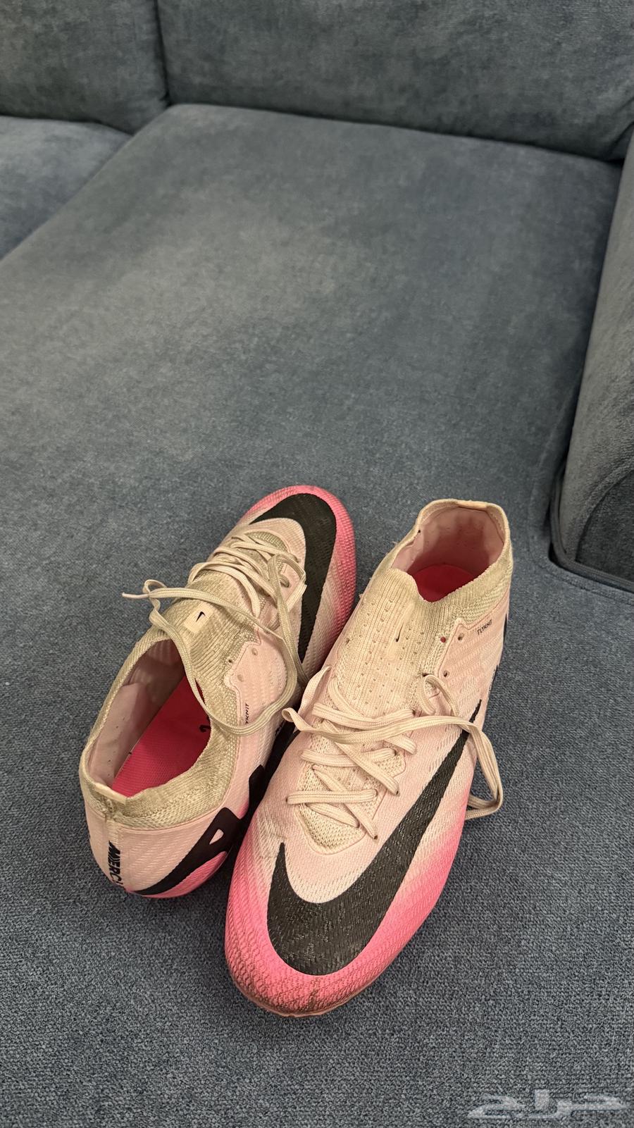 Nike boot, never worn, used only once64457991707649111