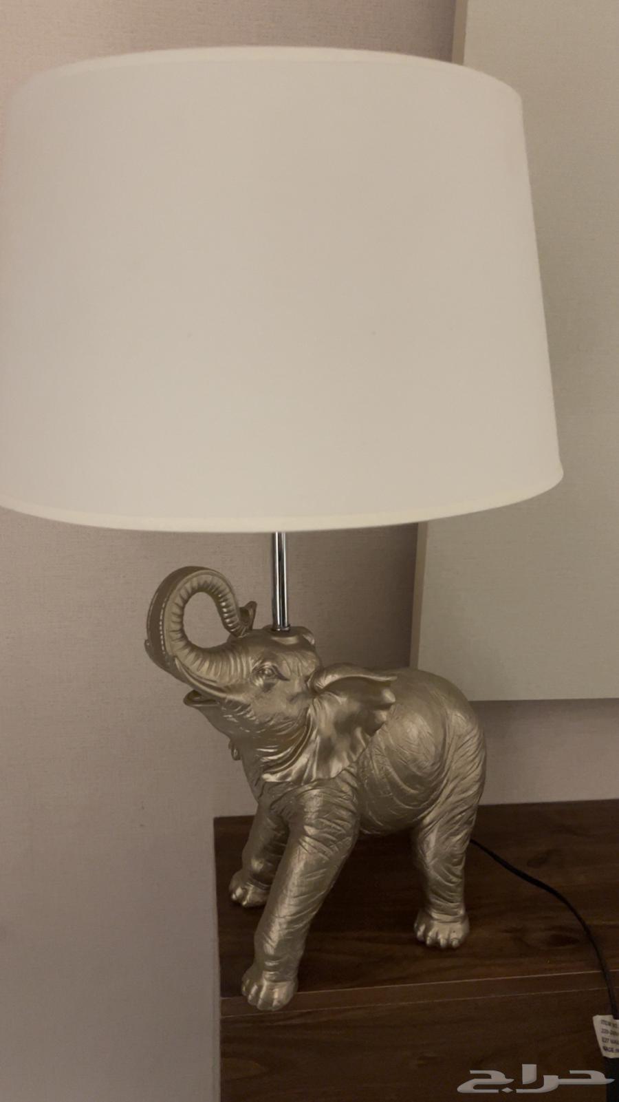 Elephant-shaped table lamps from Home Box New, matte gold color64463348229763110