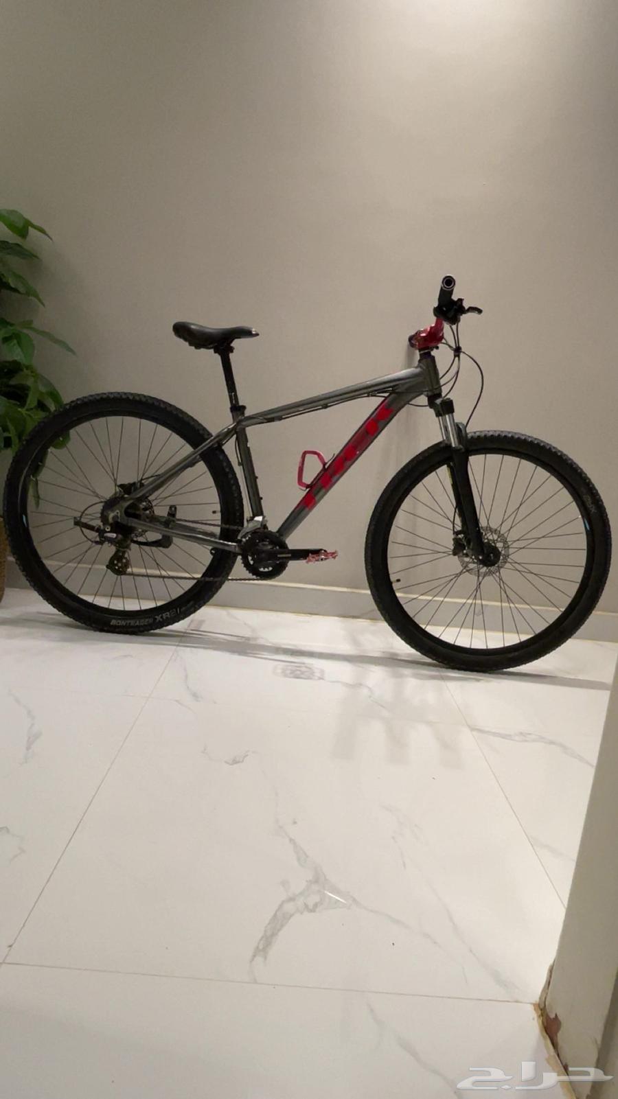 للبيع دراجه جبليه ترك مارلين 4 لون مميز الطول من 170 الى 18564457624328706113