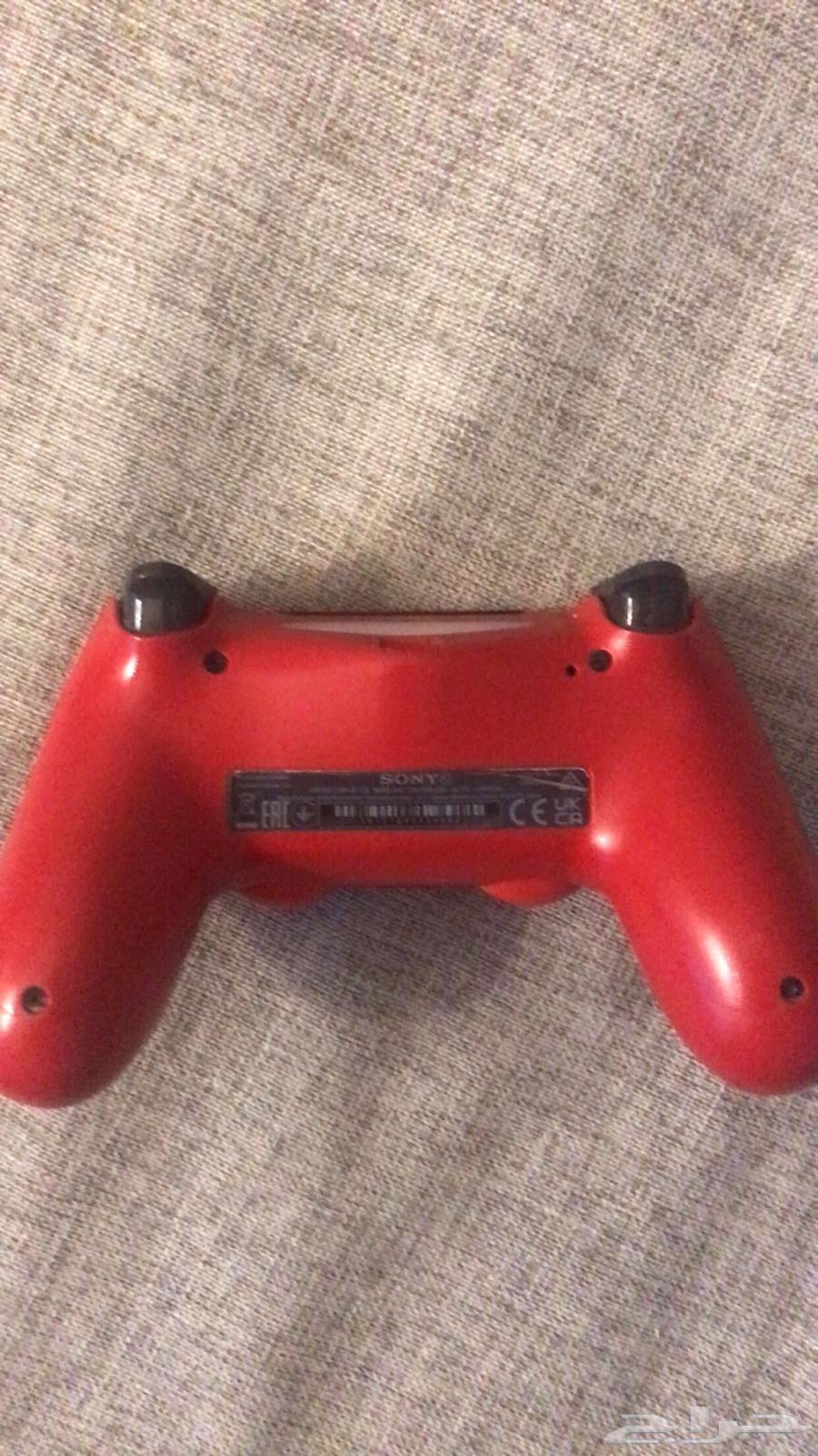 Sony 4 used with controller and screen, Sony is extremely clean, 1000 or 90064460775722626114