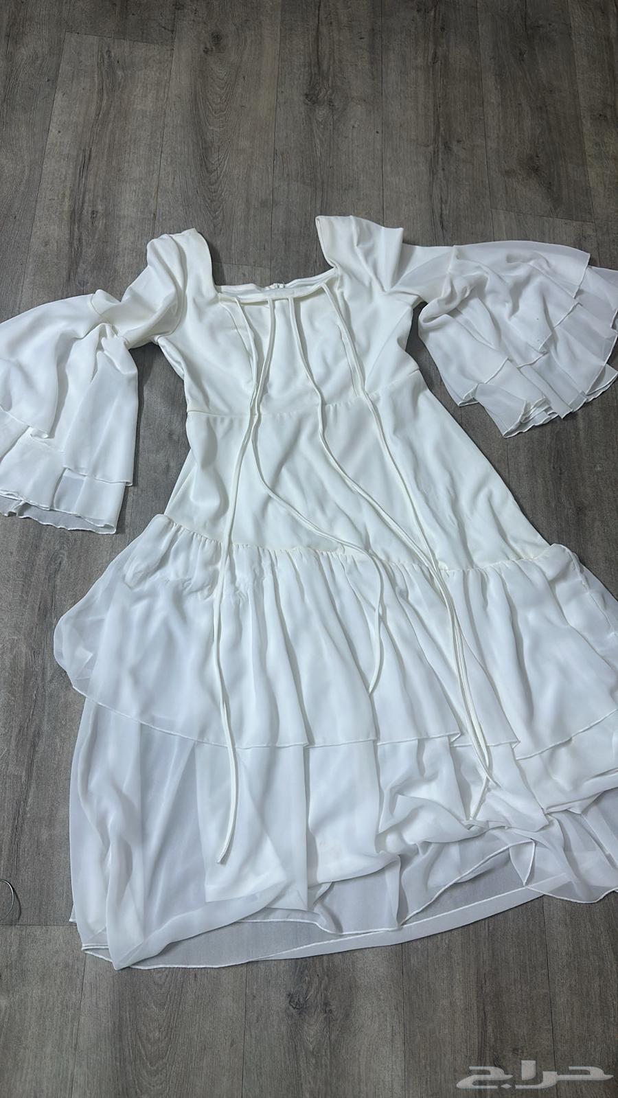 Women's set with sweaters and various dresses, any one of them for 50 riyals, size M64458525420930111