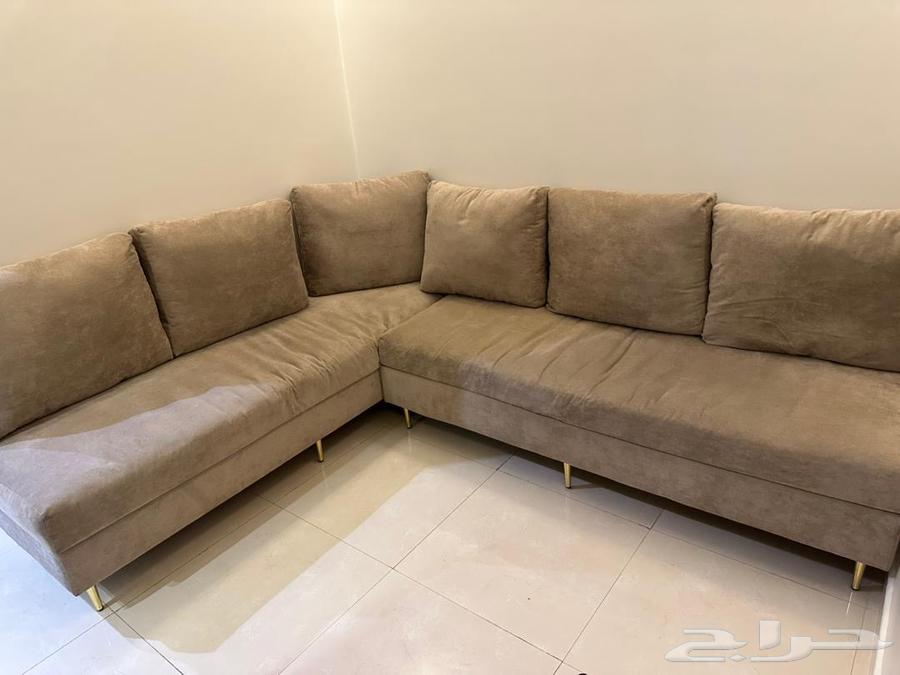 Double bed, wardrobe, and L-shaped chairs64463944772865112