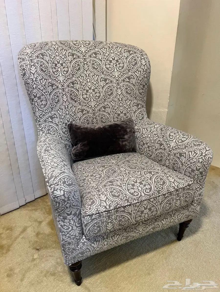 Very clean sofa, barely used64491414730370113