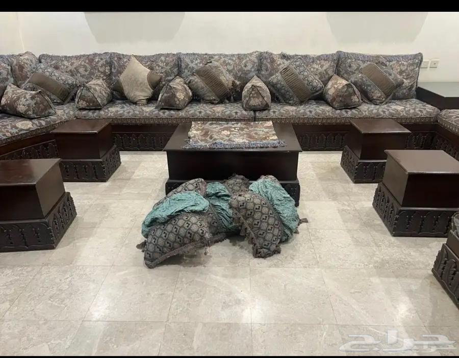 Blue sofa with tables64458363644675111