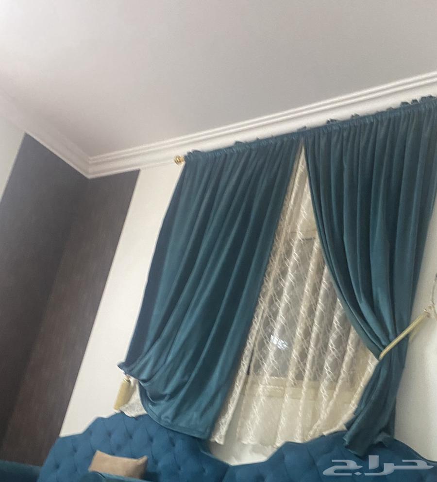 Floor sofa with curtain and floor table64462541182081111