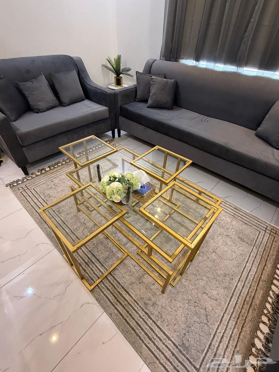 Sofa with tables64462910098562111