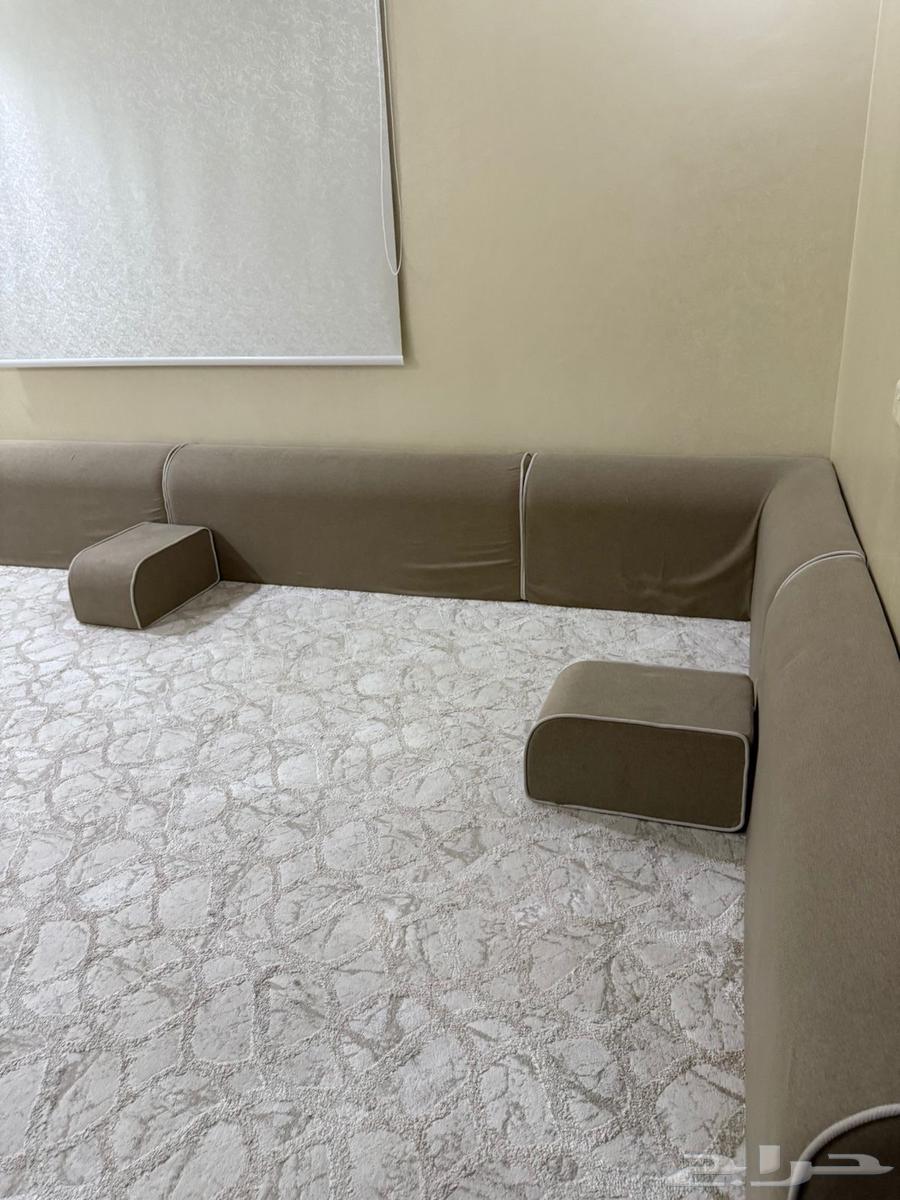 Clean majlis and sitting area with minimal use64463156052995112