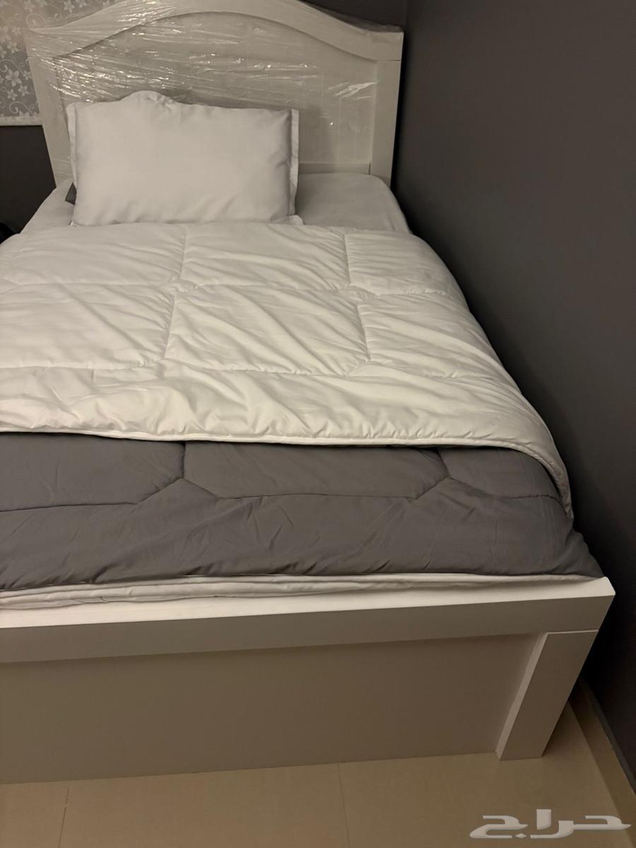 New bed, used for only two weeks, still in its packaging, purchase price 120064457641443843111