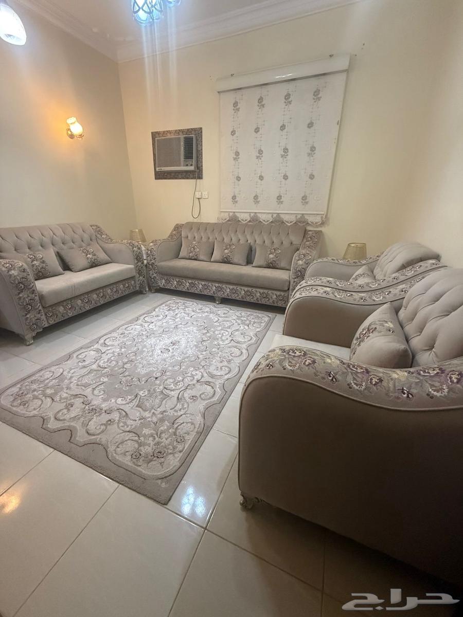 Sofa and guest table64462992488193111