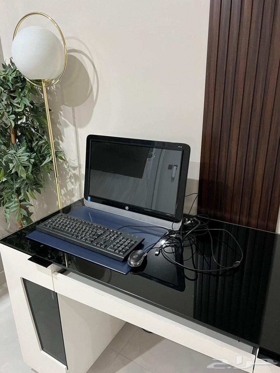 HP desktop computer with table64460926225411111